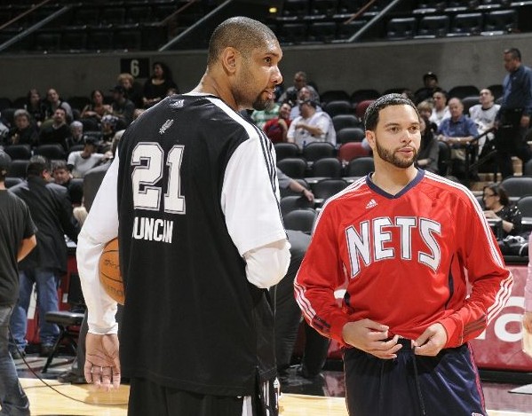 台下严谨 台下严谨