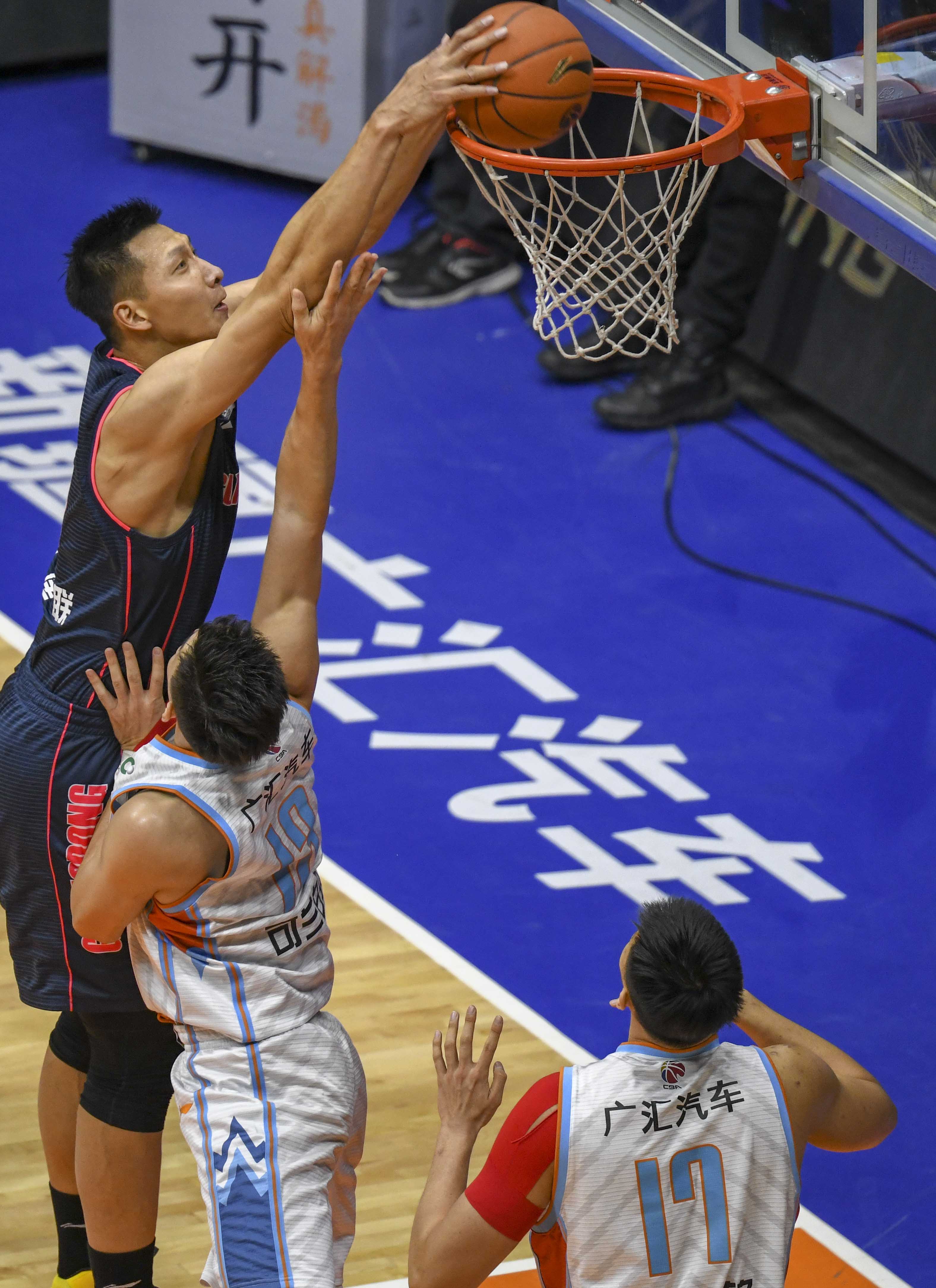 与内马尔为 与内马尔为